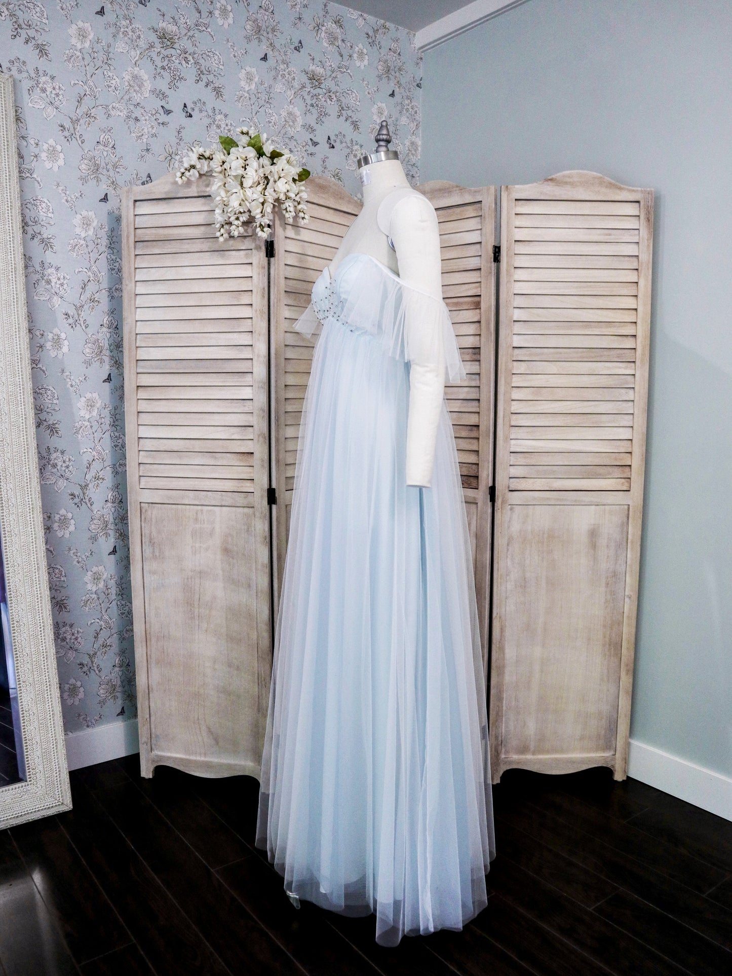 Azura image 2