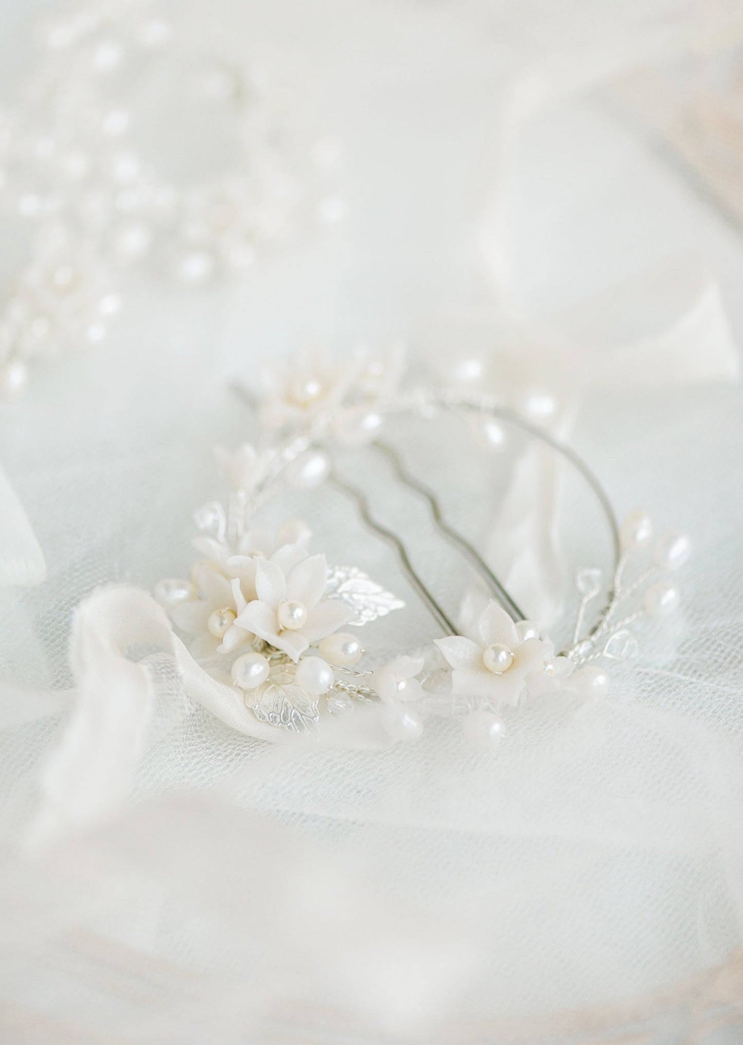 EMERSON Round Floral Vine Hair Pin